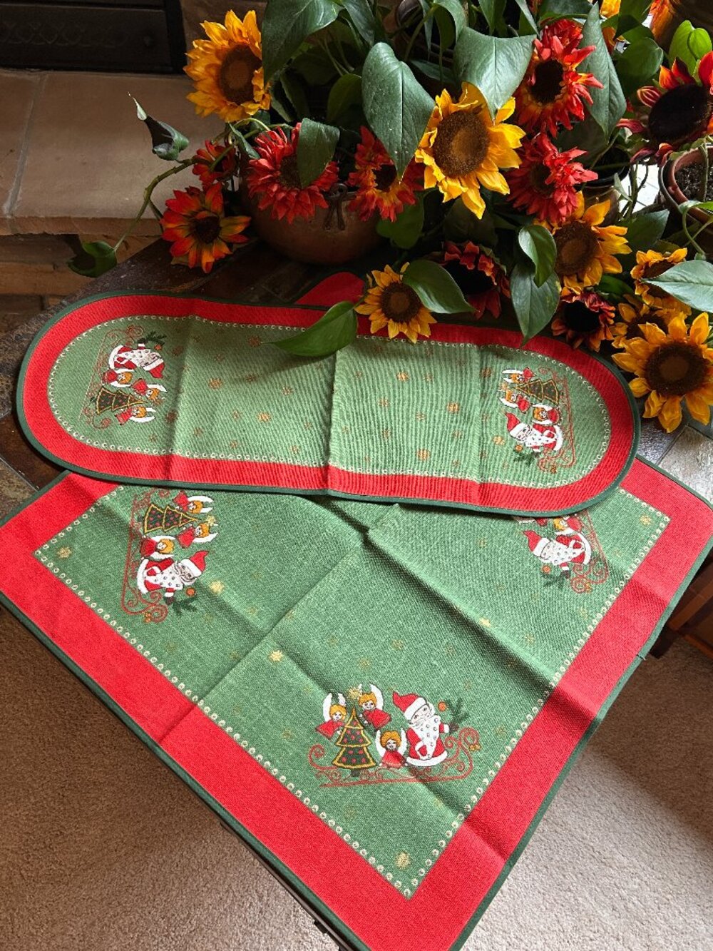 Vintage Austrian Christmas/Weihnacht Table Linens